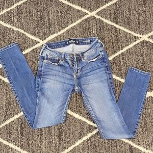 Hollister low rise "super skinny"